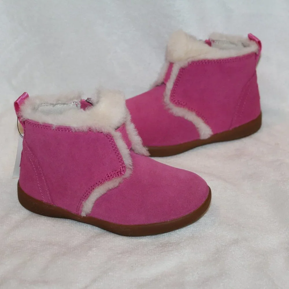 NIB‎ UGG